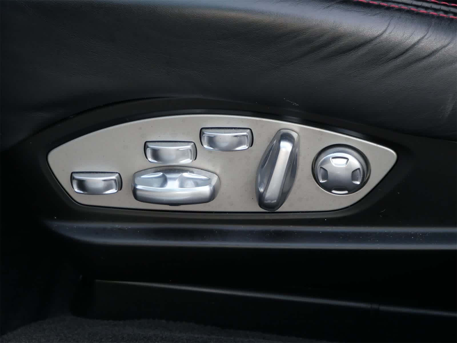 Thumbnail: 2016 Porsche Panamera - 10