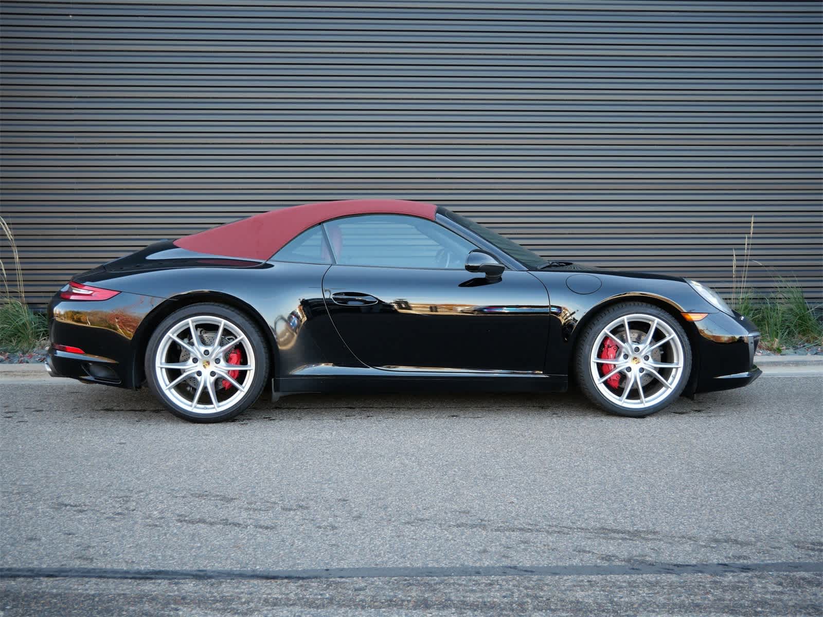 Thumbnail: 2017 Porsche 911 - 24