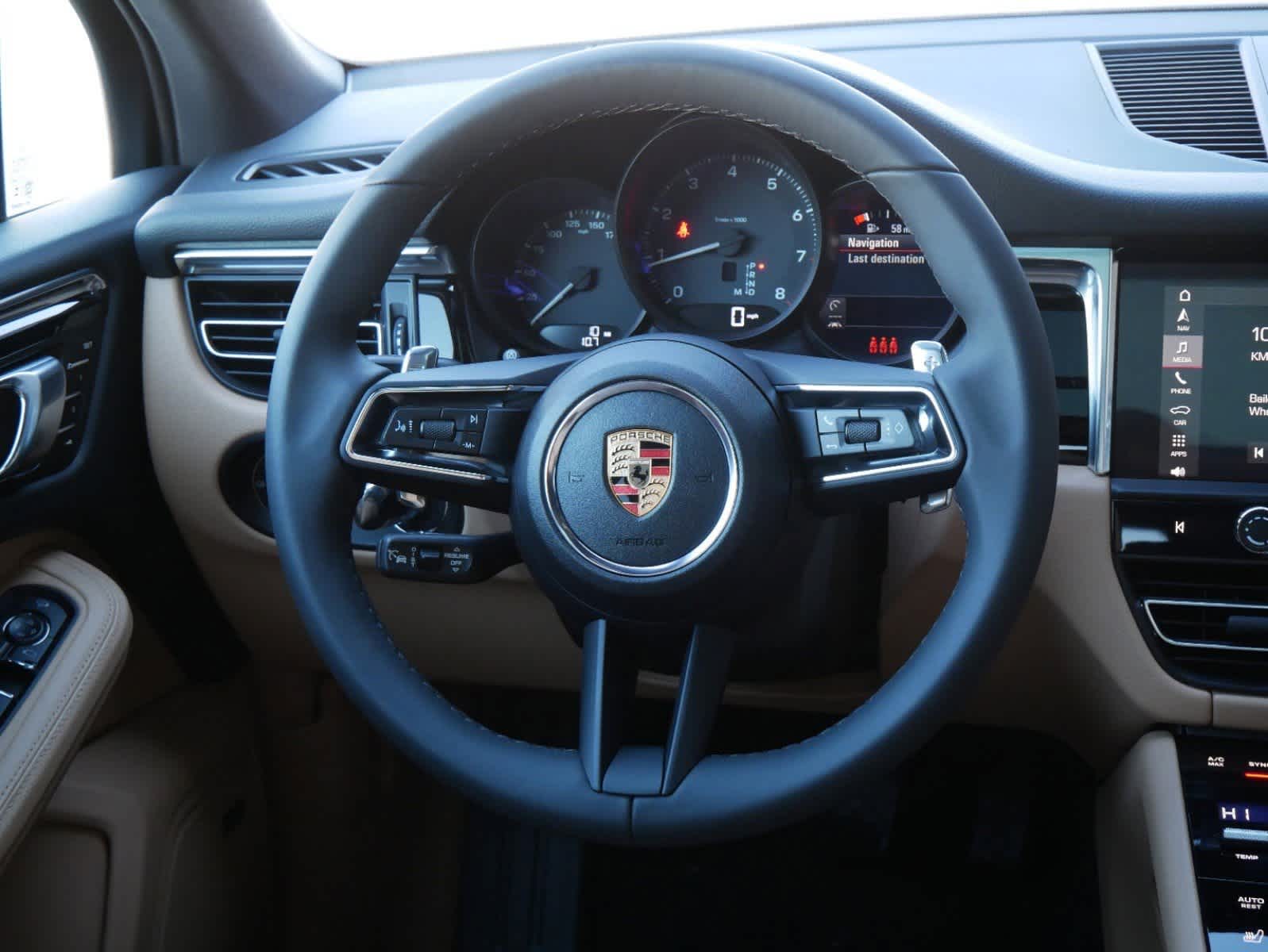 Thumbnail: 2025 Porsche Macan - 12
