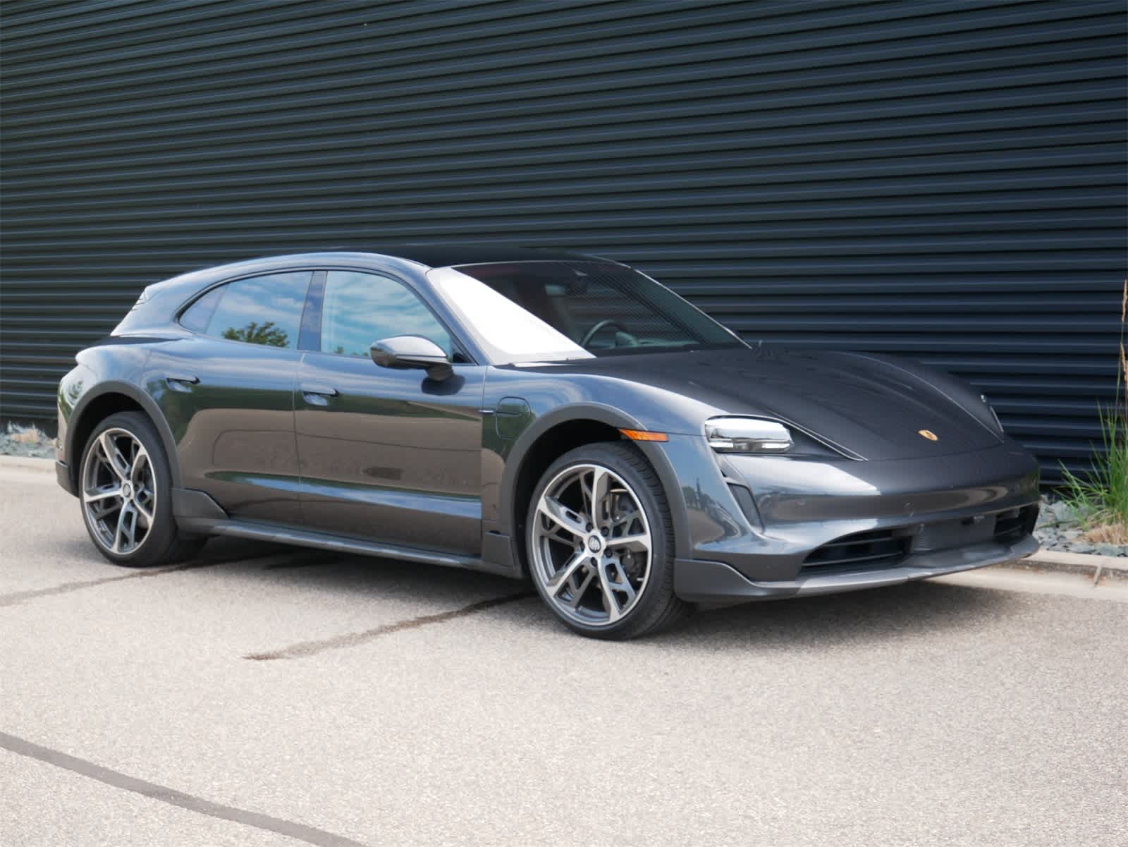 Thumbnail: 2021 Porsche Taycan - 26