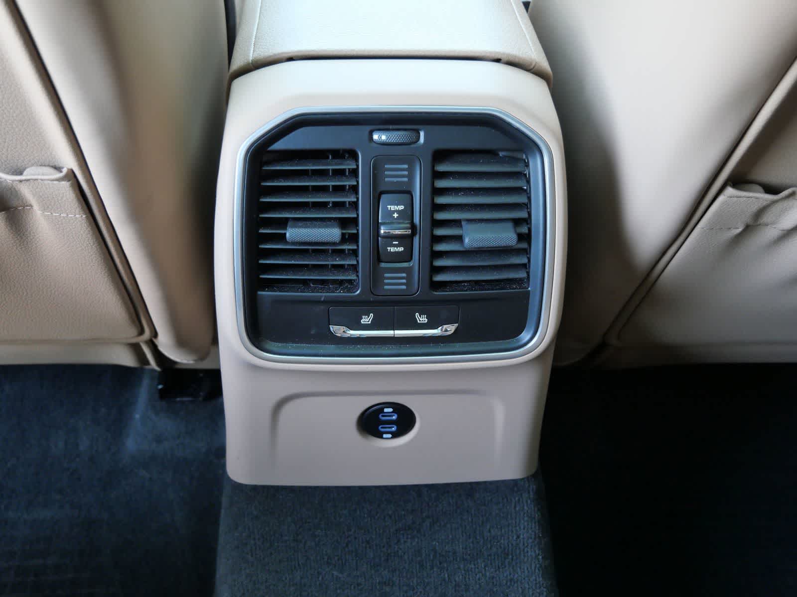 Thumbnail: 2024 Porsche Macan - 13