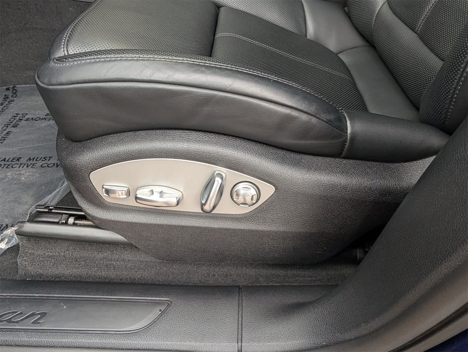 Thumbnail: 2025 Porsche Macan - 13