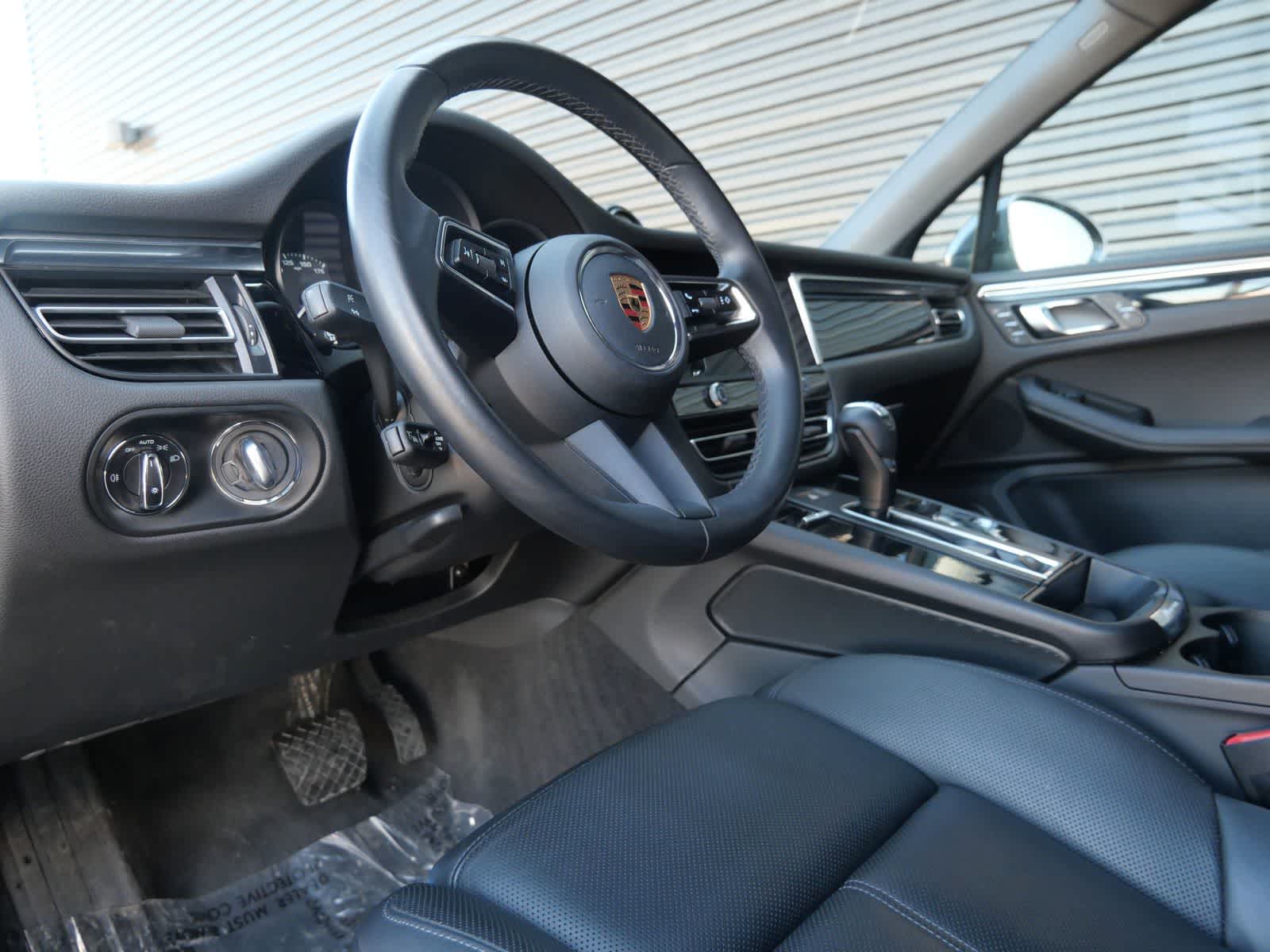 Thumbnail: 2023 Porsche Macan - 4