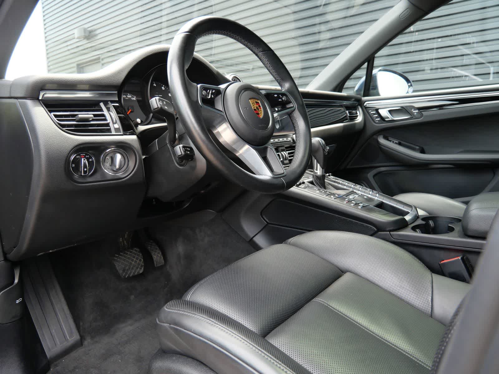 Thumbnail: 2020 Porsche Macan - 4
