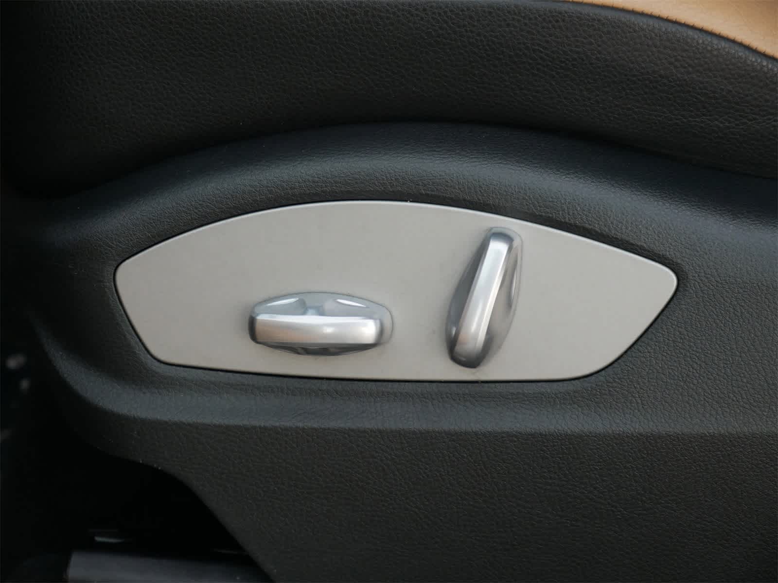 Thumbnail: 2014 Porsche Cayenne - 10