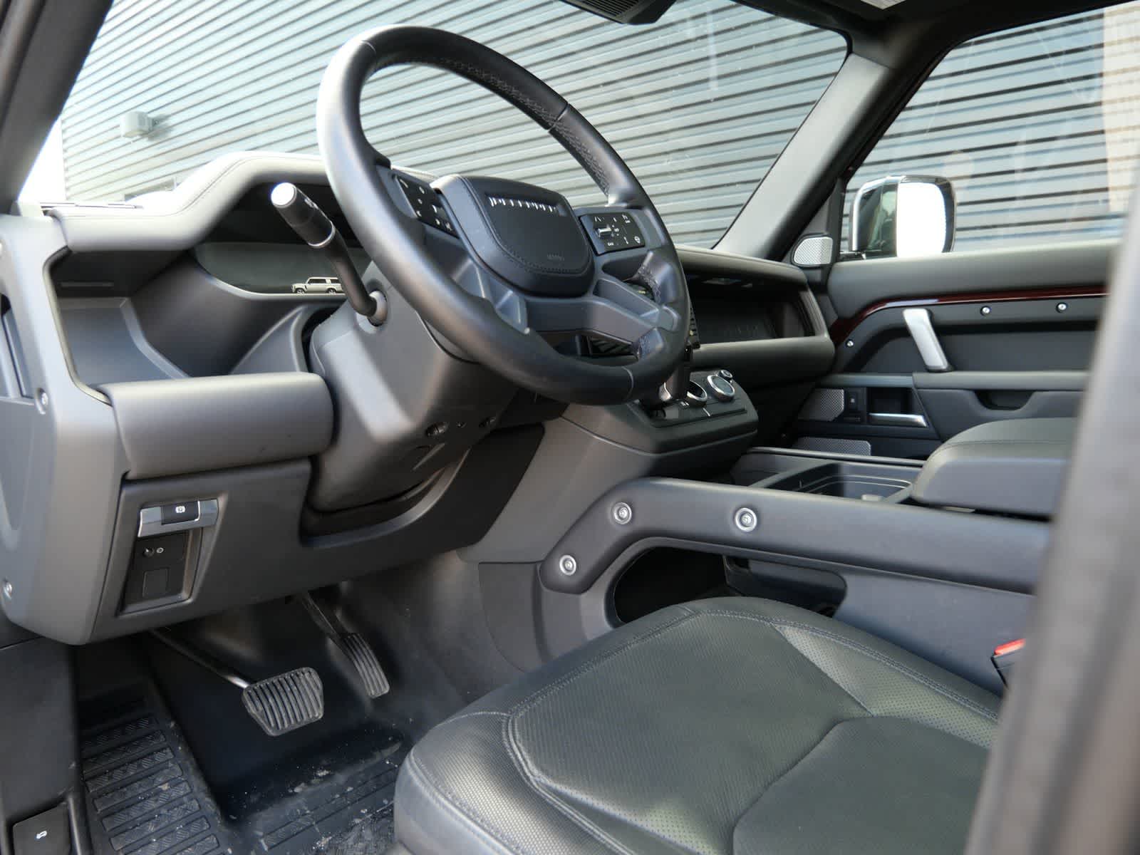 Thumbnail: 2024 Land Rover Defender - 5