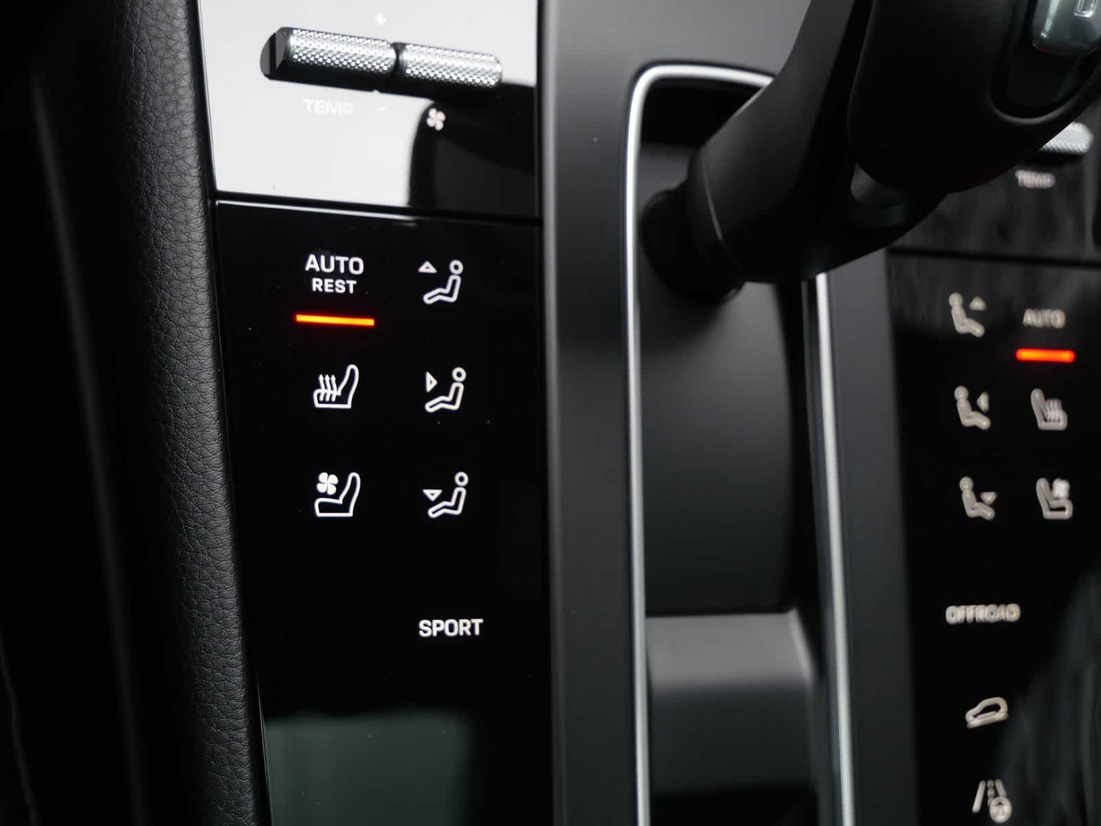 Thumbnail: 2026 Porsche Macan - 22