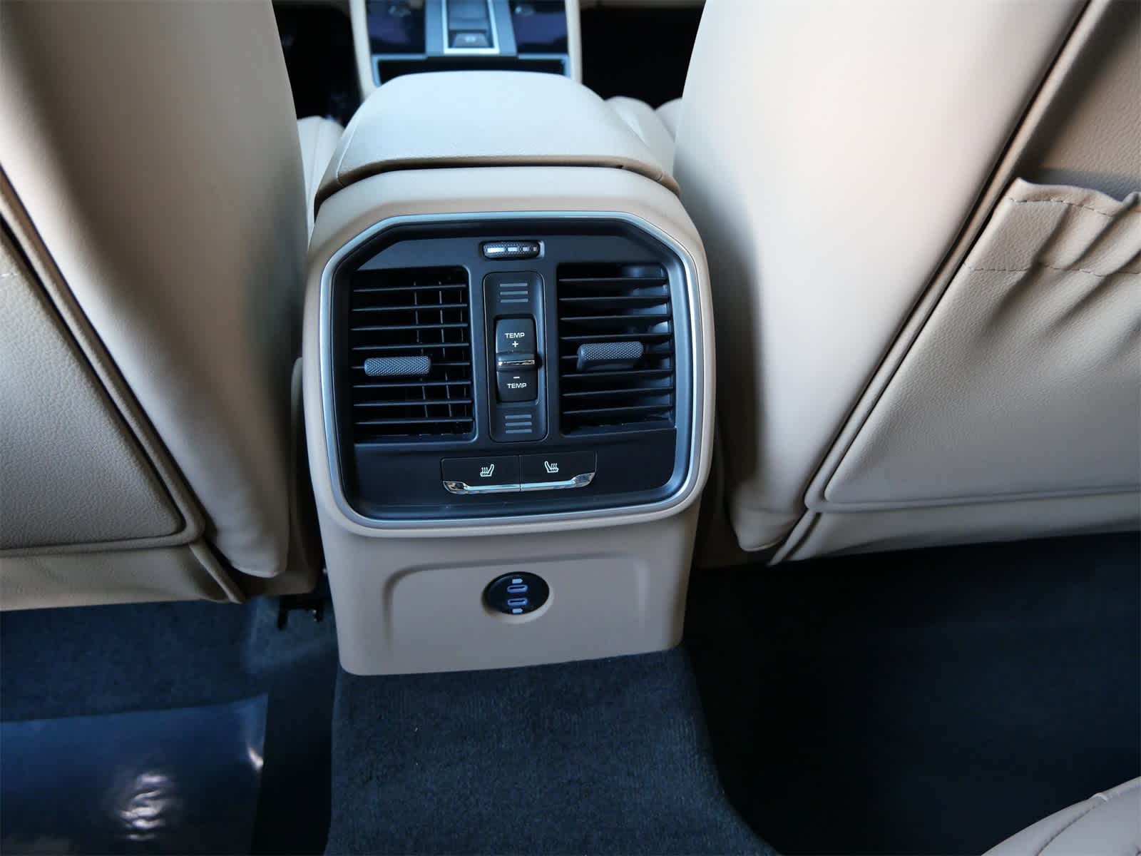 Thumbnail: 2026 Porsche Macan - 13