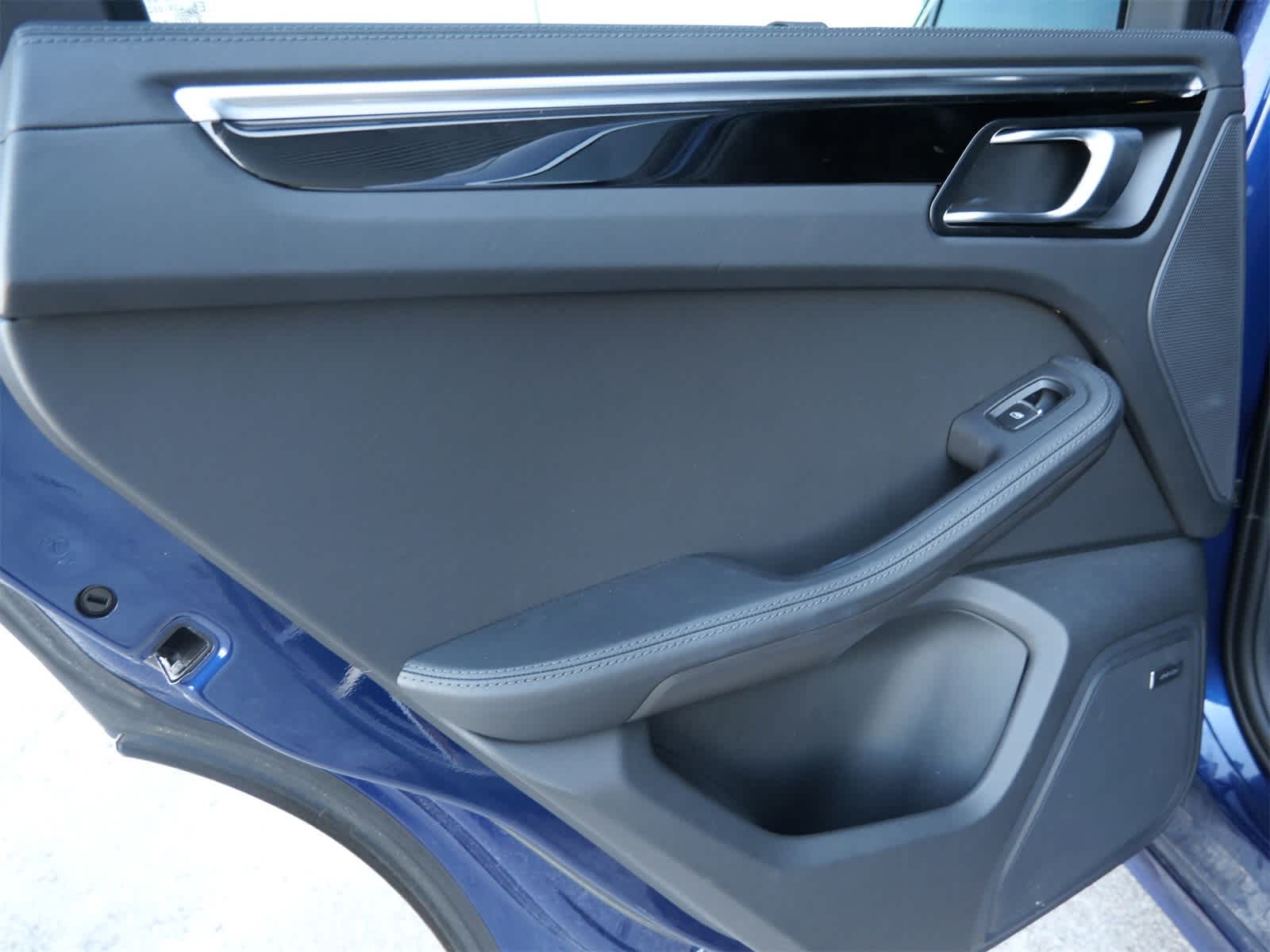 Thumbnail: 2024 Porsche Macan - 12