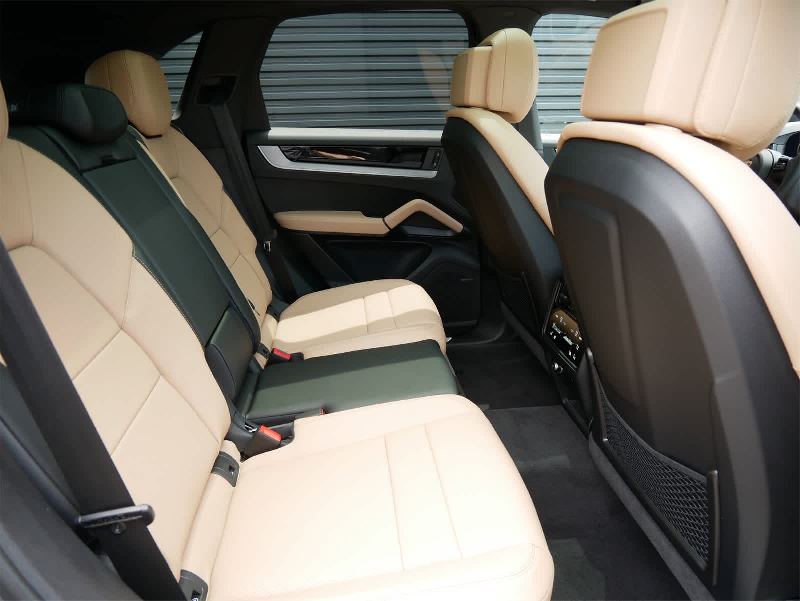 Thumbnail: 2025 Porsche Cayenne - 28