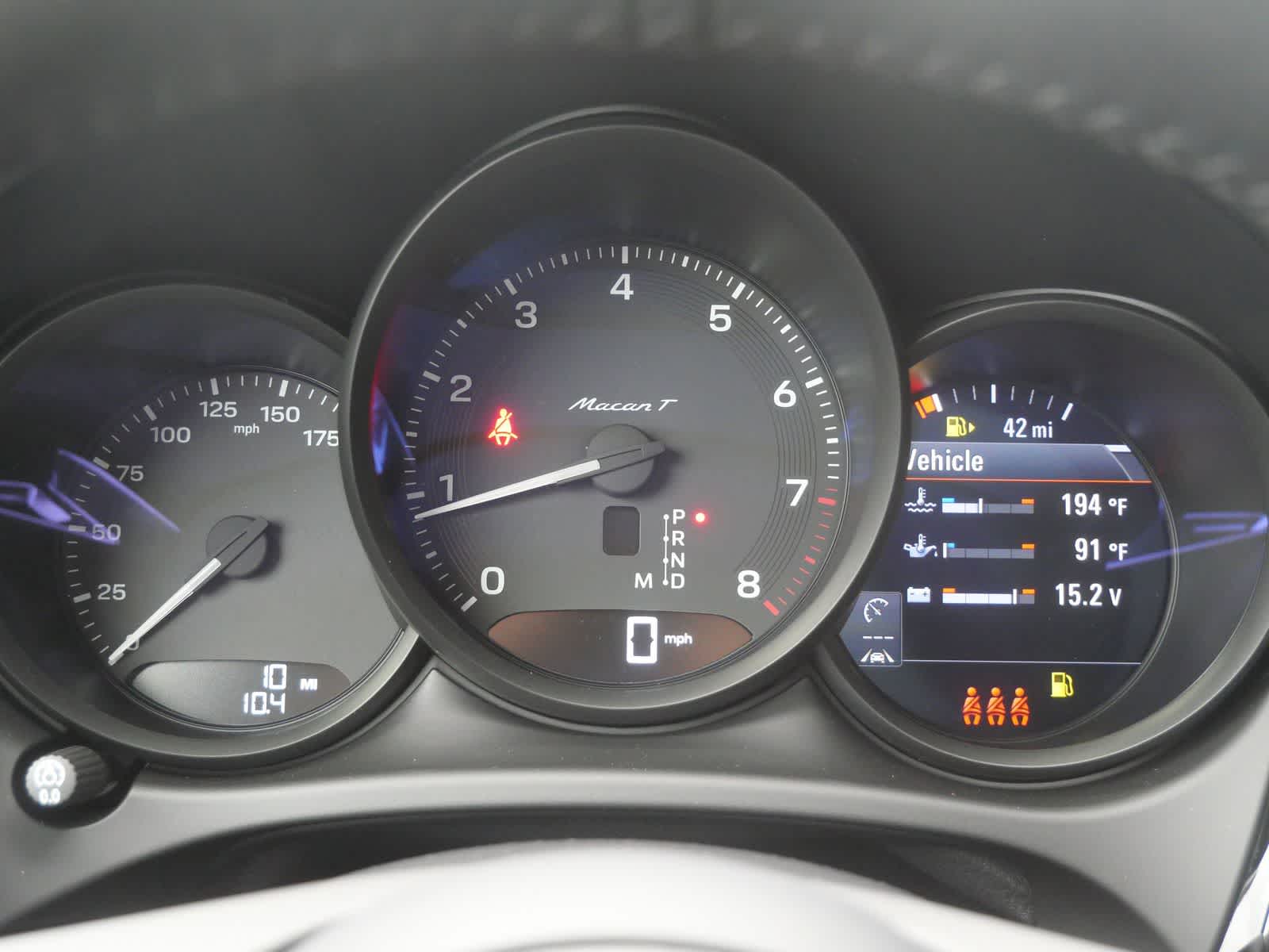 Thumbnail: 2026 Porsche Macan - 17