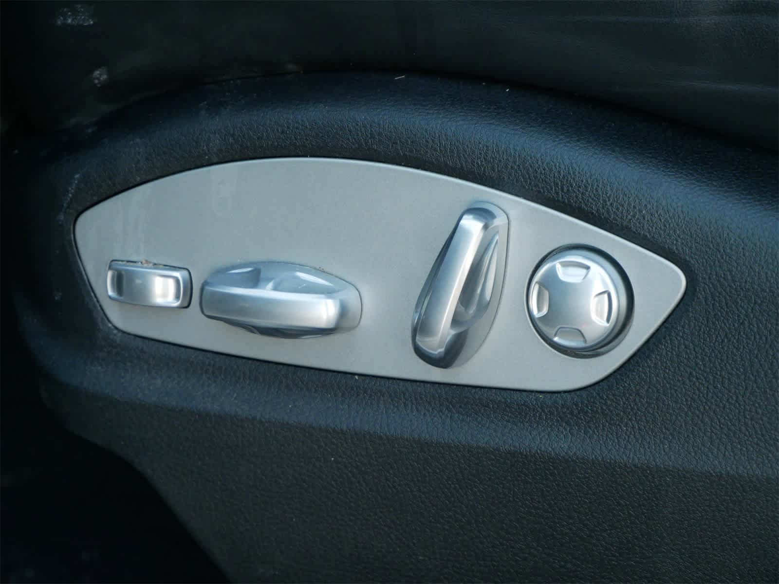 Thumbnail: 2018 Porsche Macan - 11