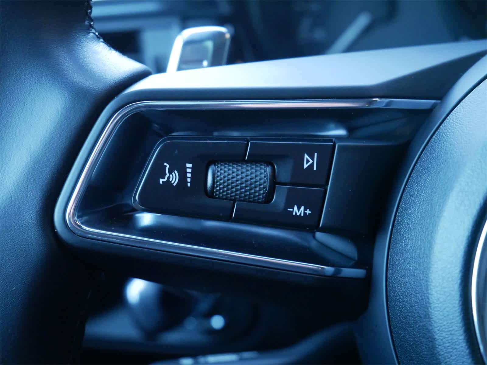 Thumbnail: 2024 Porsche Macan - 18