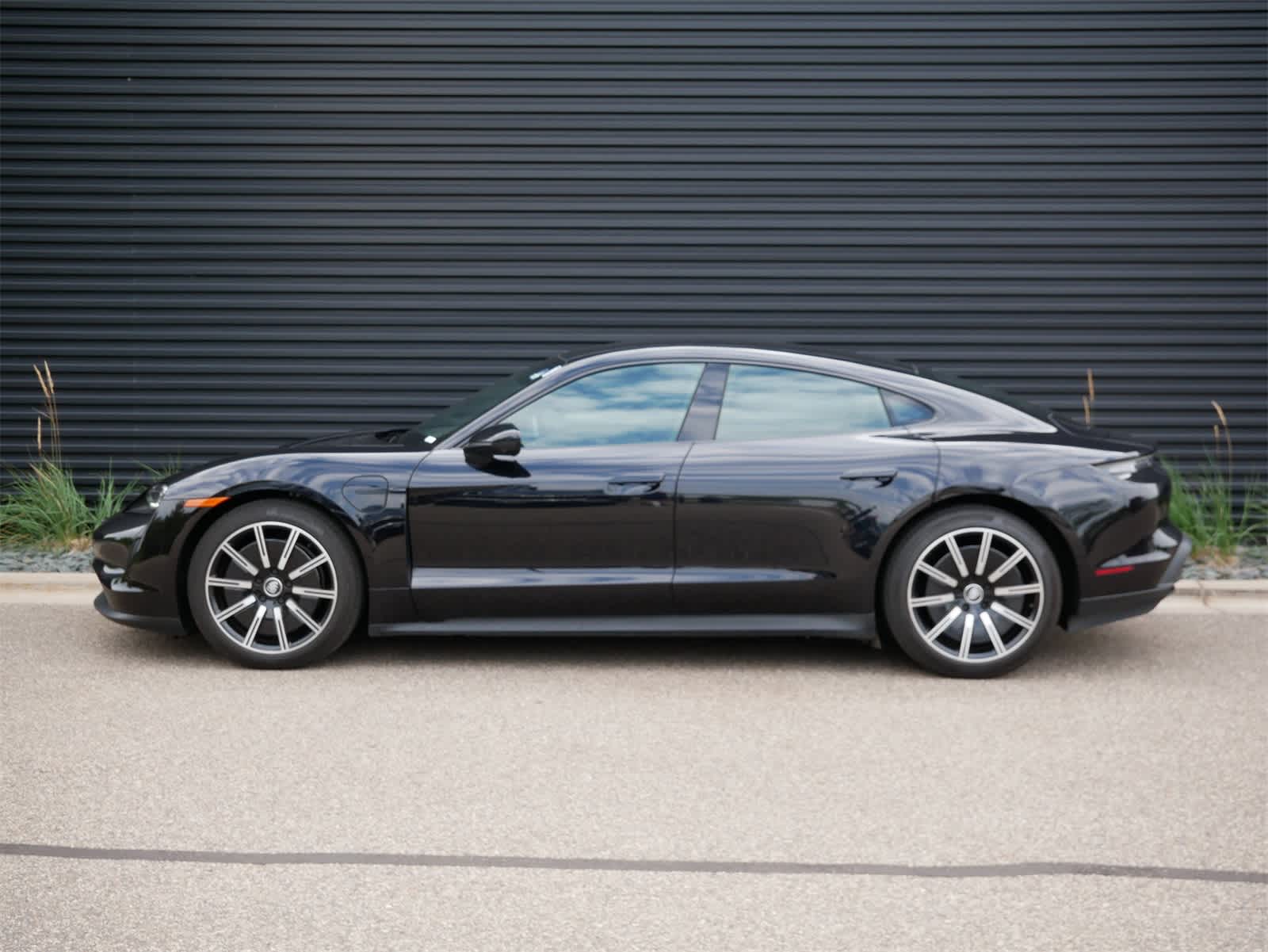 Thumbnail: 2023 Porsche Taycan - 2