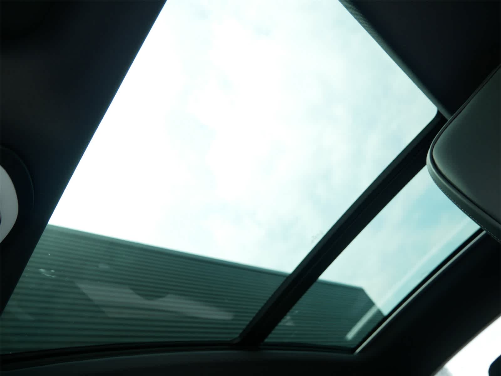 Thumbnail: 2025 Porsche Macan - 18