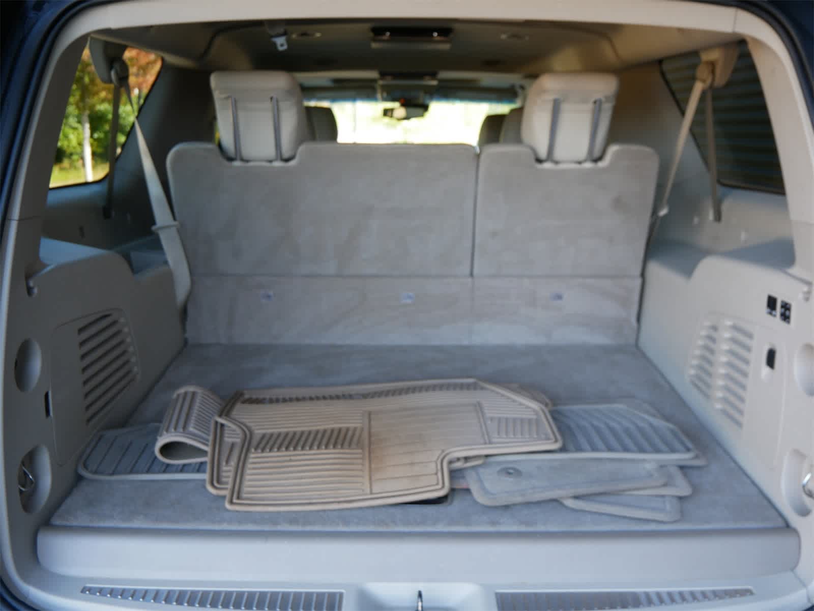 Thumbnail: 2016 Cadillac Escalade - 8