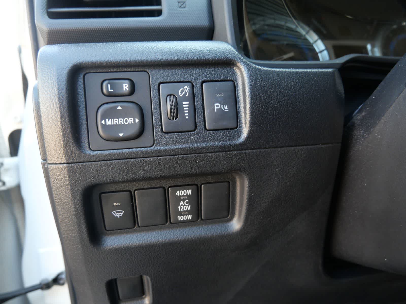 Thumbnail: 2018 Toyota 4Runner - 15