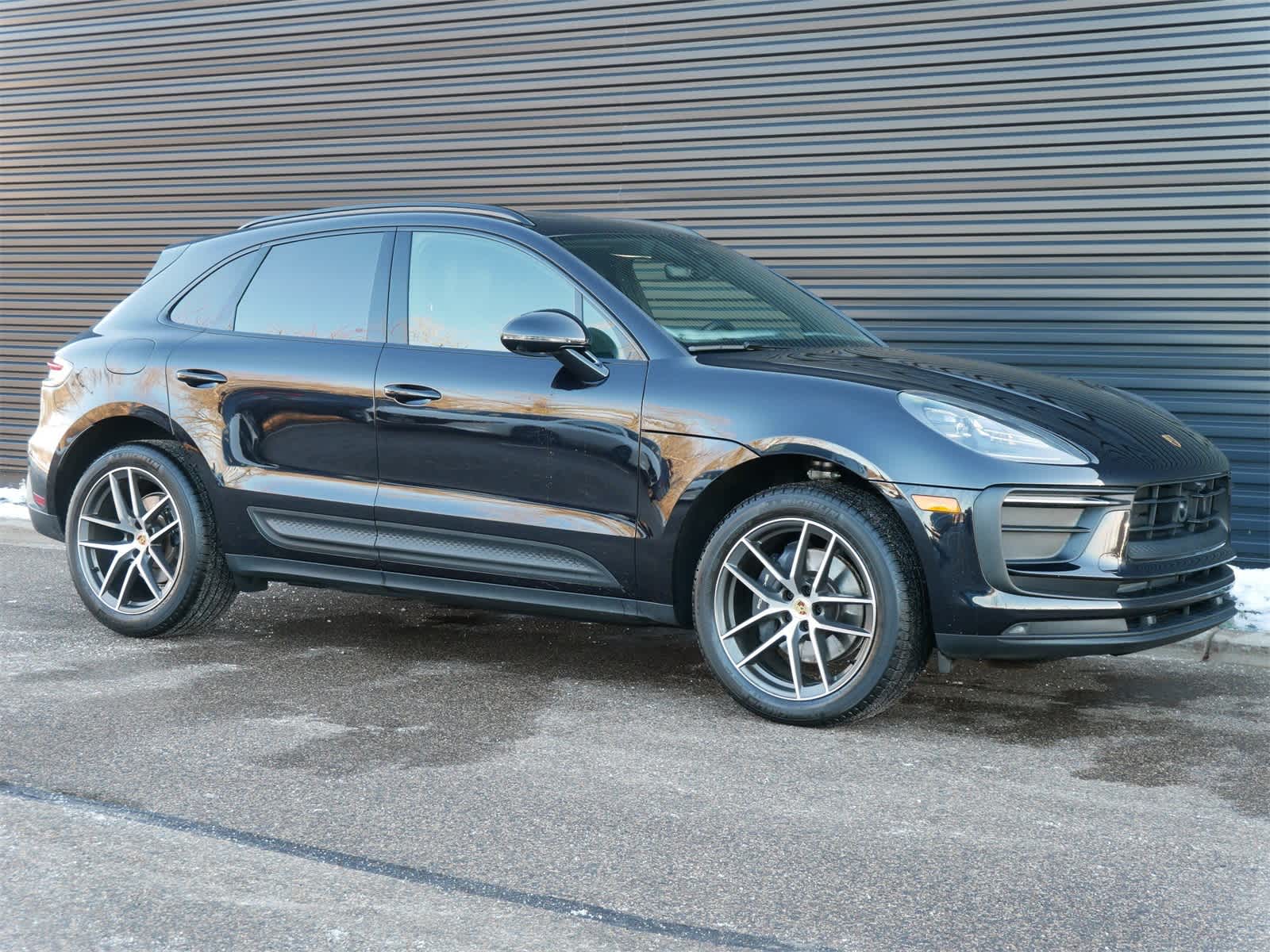 Thumbnail: 2024 Porsche Macan - 25