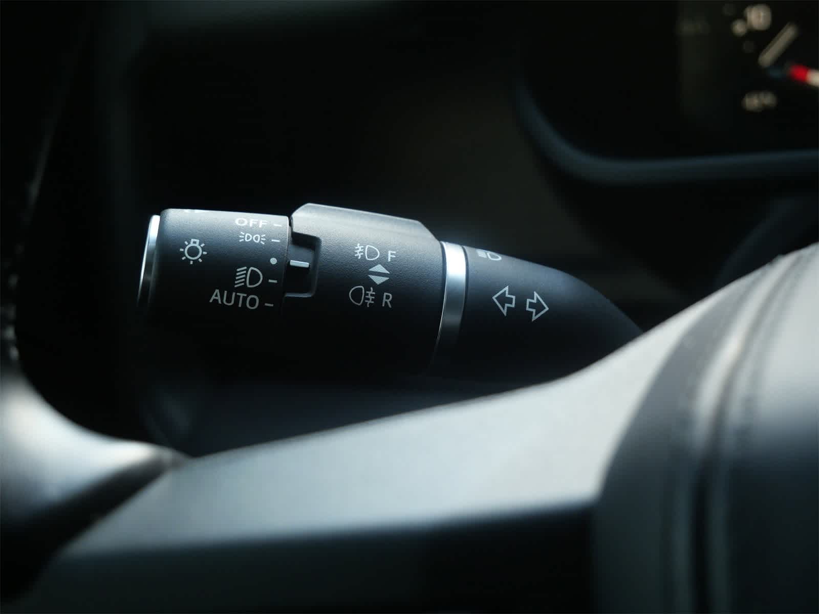 Thumbnail: 2024 Land Rover Defender - 21