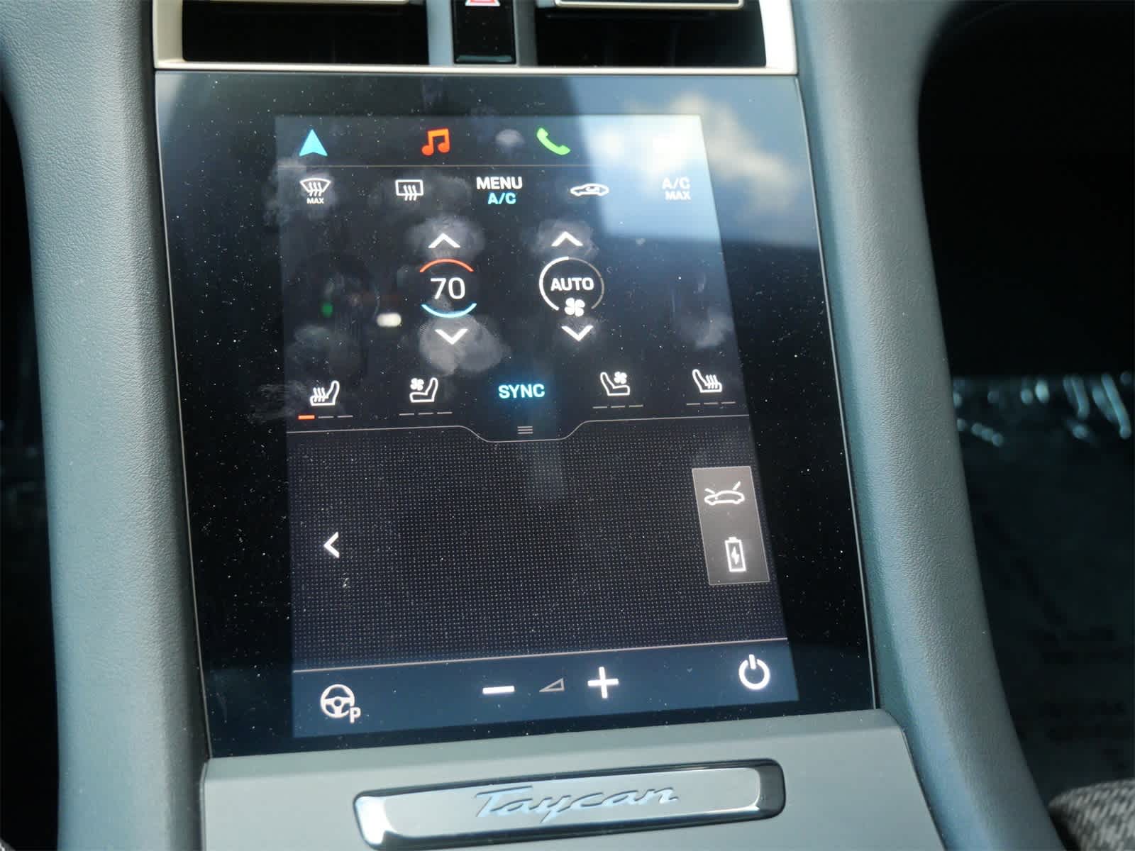 Thumbnail: 2025 Porsche Taycan - 17