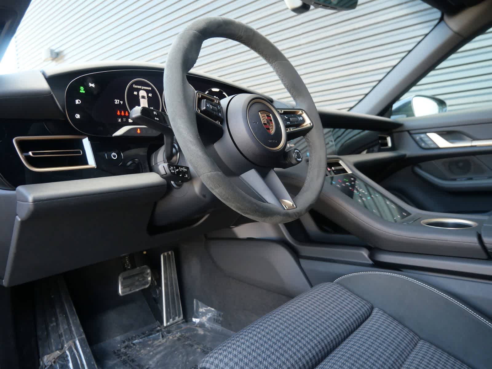 Thumbnail: 2025 Porsche Taycan - 4