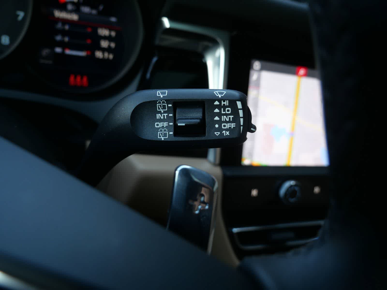 Thumbnail: 2025 Porsche Macan - 25