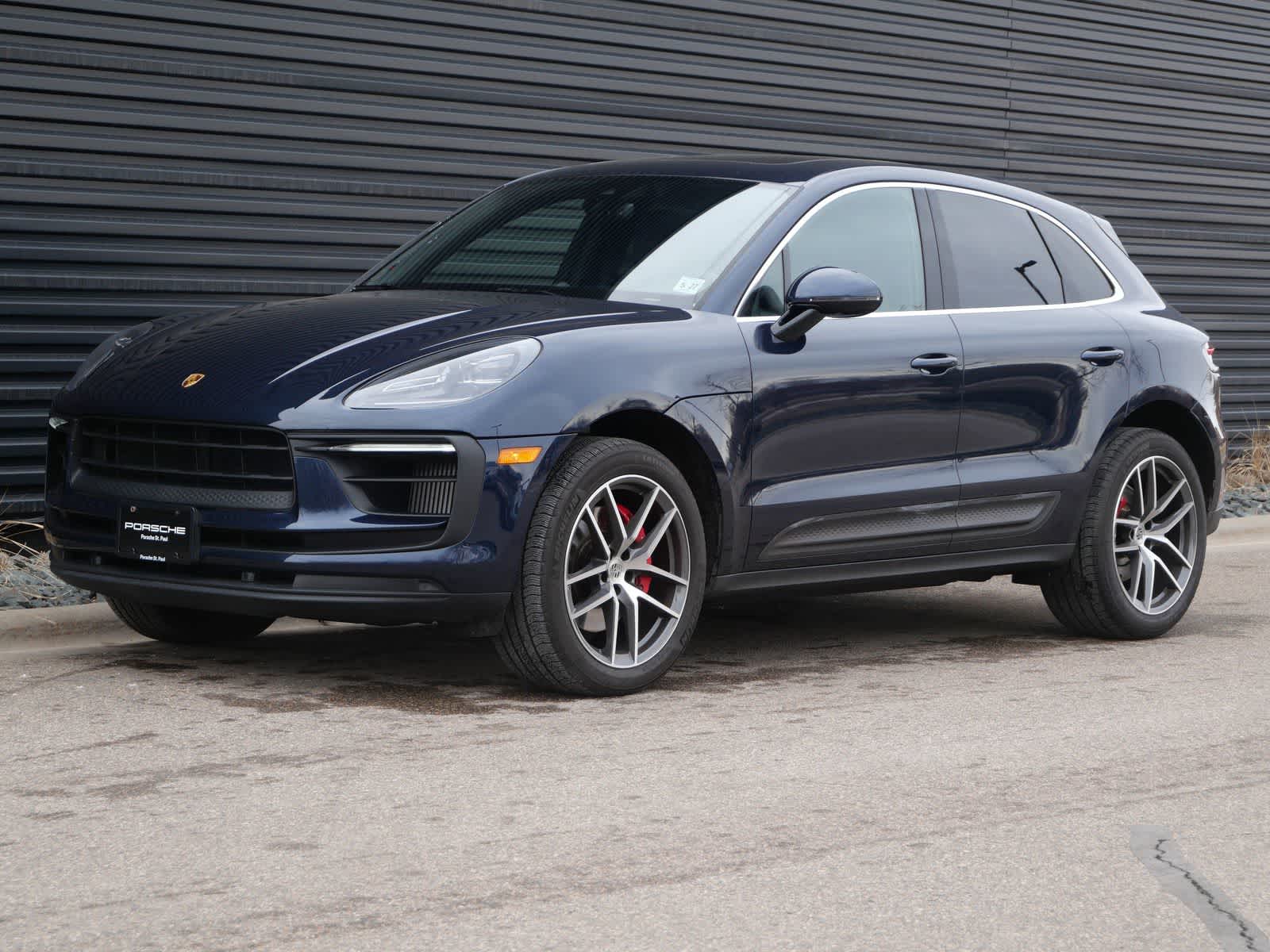 Thumbnail: 2022 Porsche Macan - 1