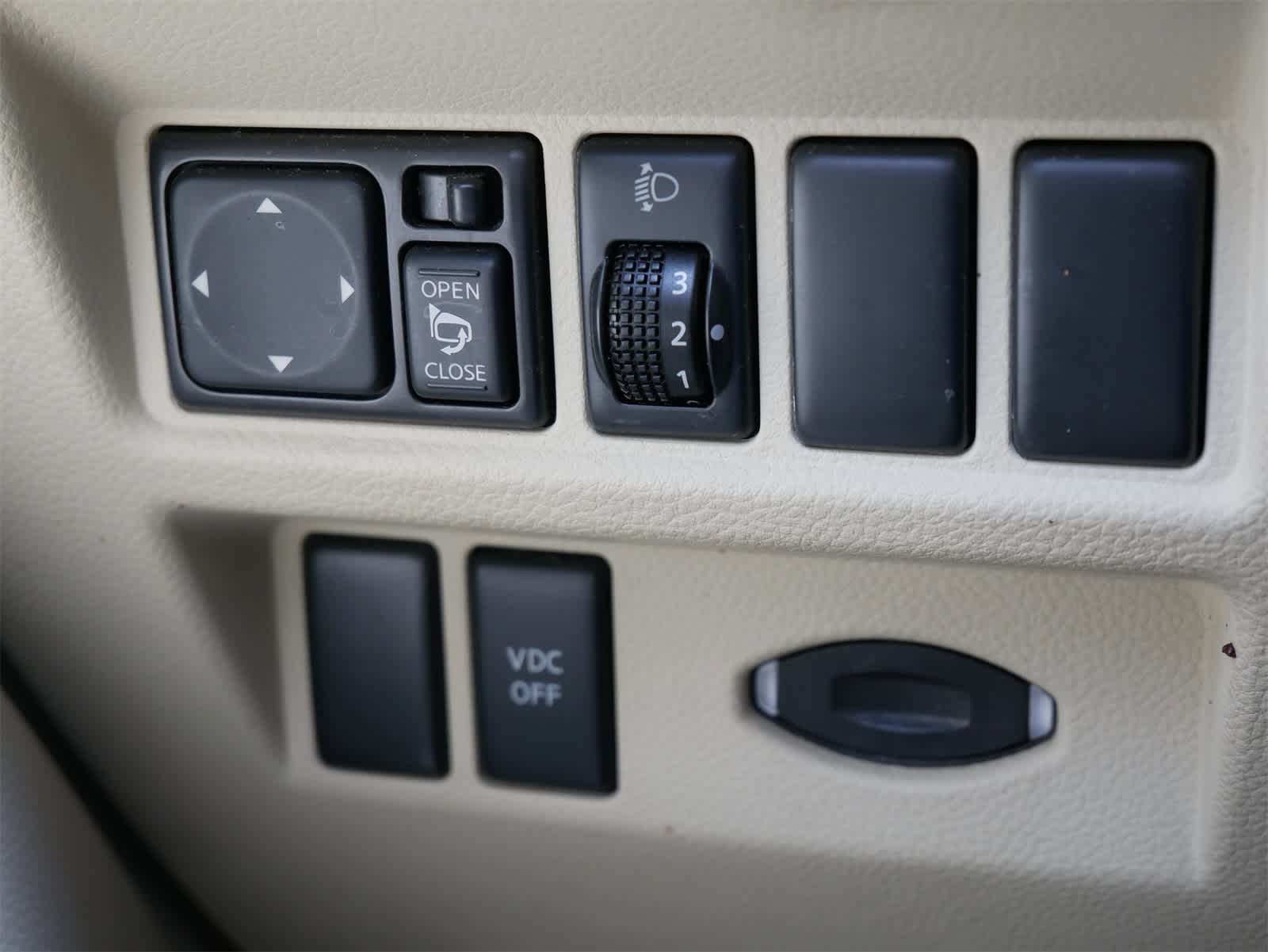 Thumbnail: 2010 INFINITI FX35 - 17