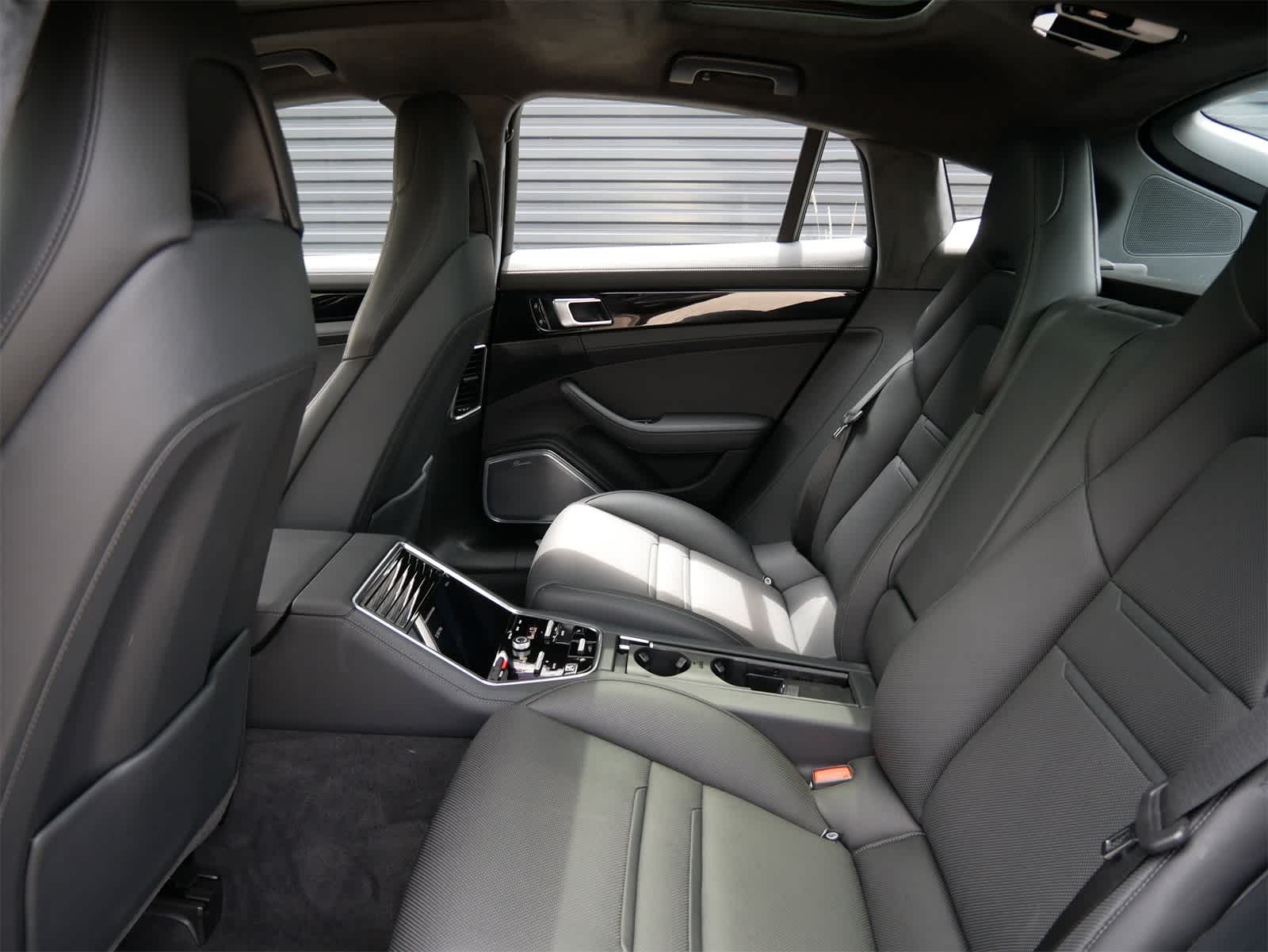 Thumbnail: 2021 Porsche Panamera - 6