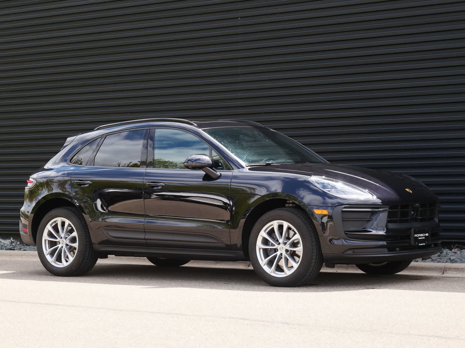 Thumbnail: 2025 Porsche Macan - 27