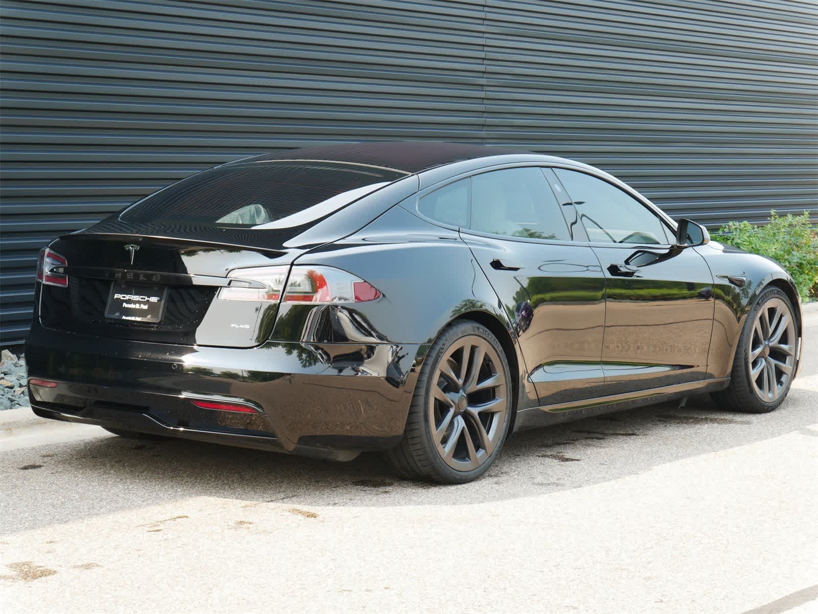 Thumbnail: 2022 Tesla Model S - 16