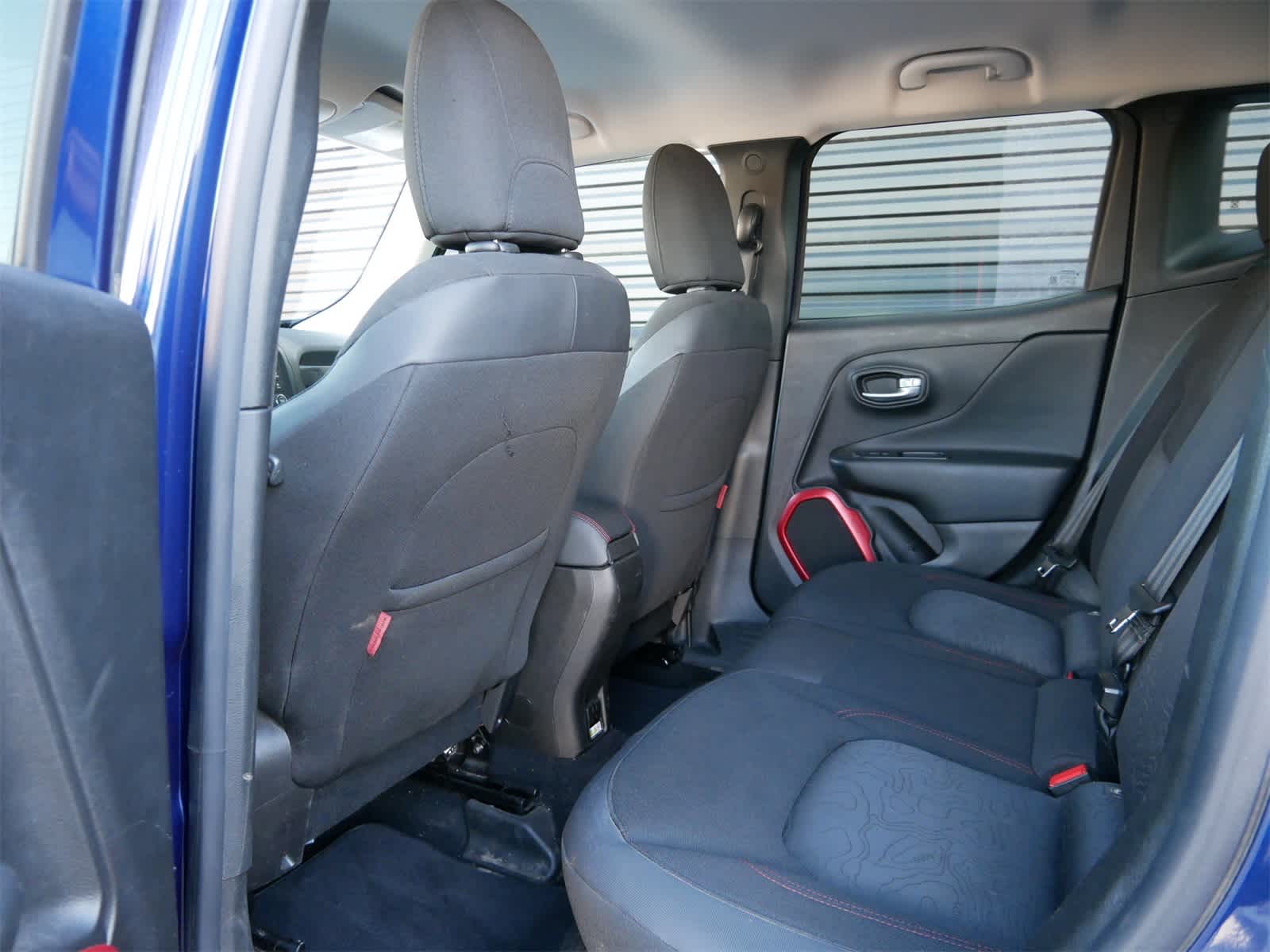 Thumbnail: 2016 Jeep Renegade - 6