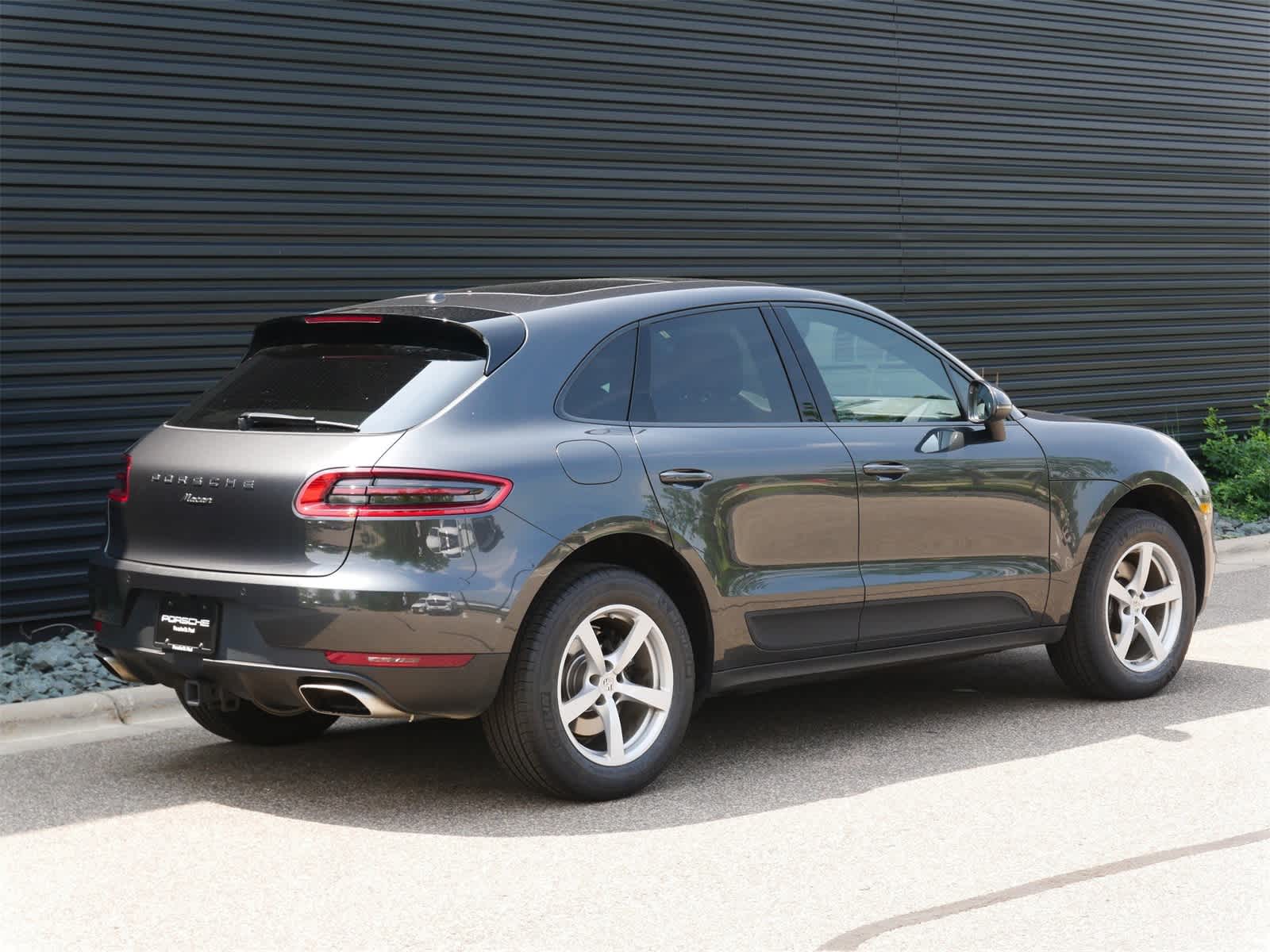 Thumbnail: 2018 Porsche Macan - 22