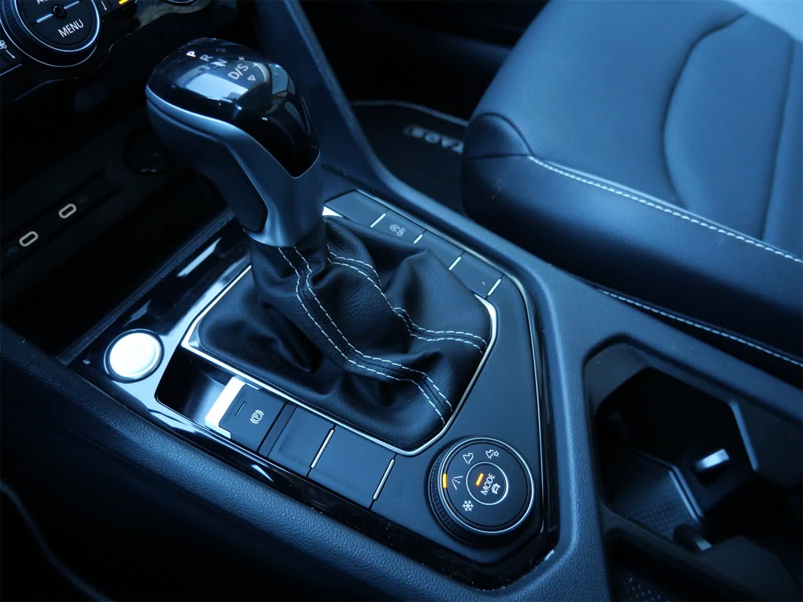 Thumbnail: 2023 Volkswagen Taos - 17