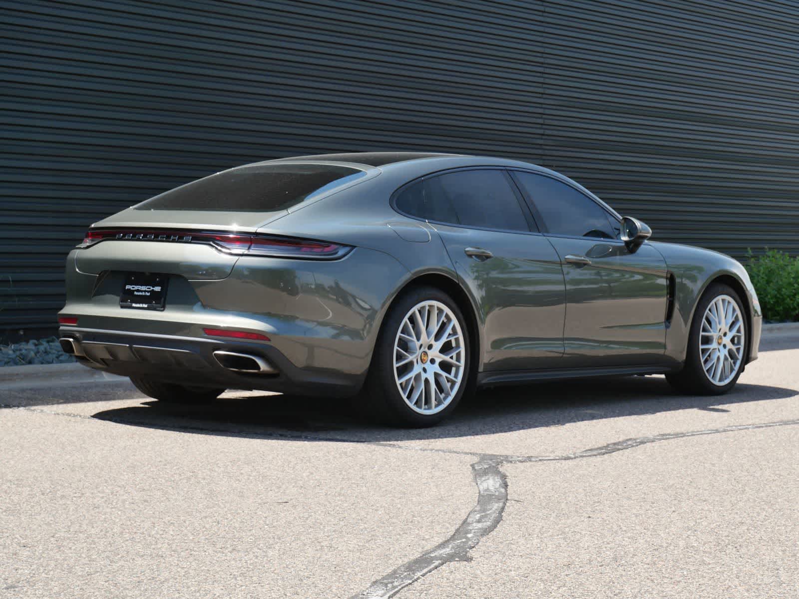 Thumbnail: 2022 Porsche Panamera - 25