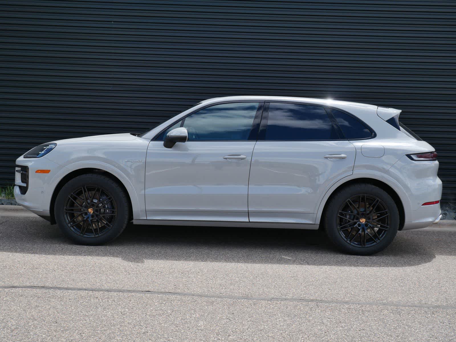 Thumbnail: 2026 Porsche Cayenne - 2