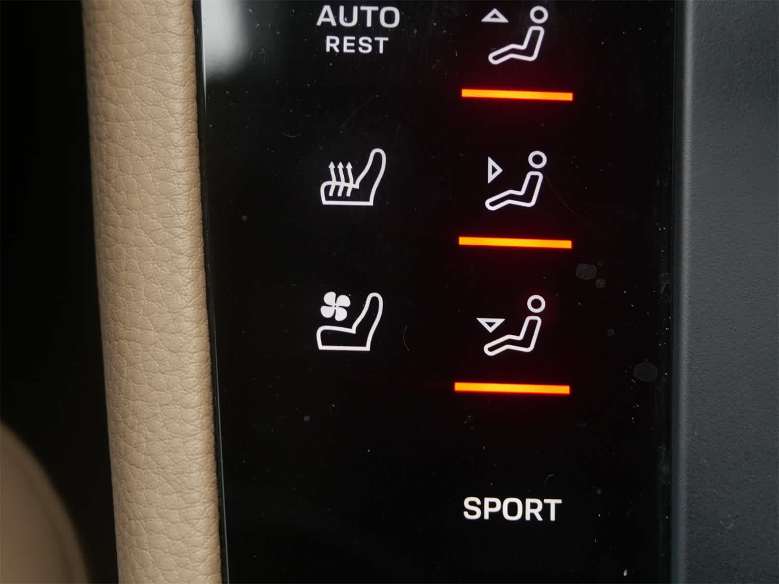 Thumbnail: 2024 Porsche Macan - 21