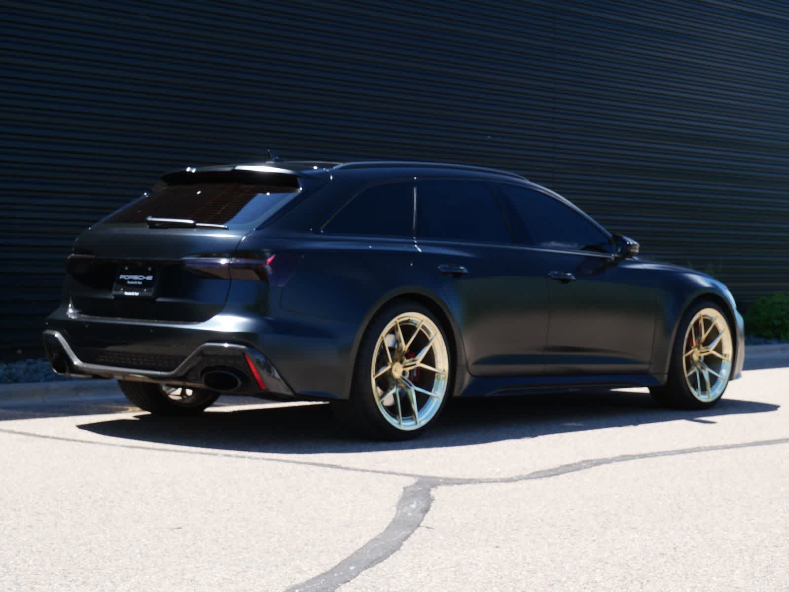 Thumbnail: 2021 Audi RS 6 - 27