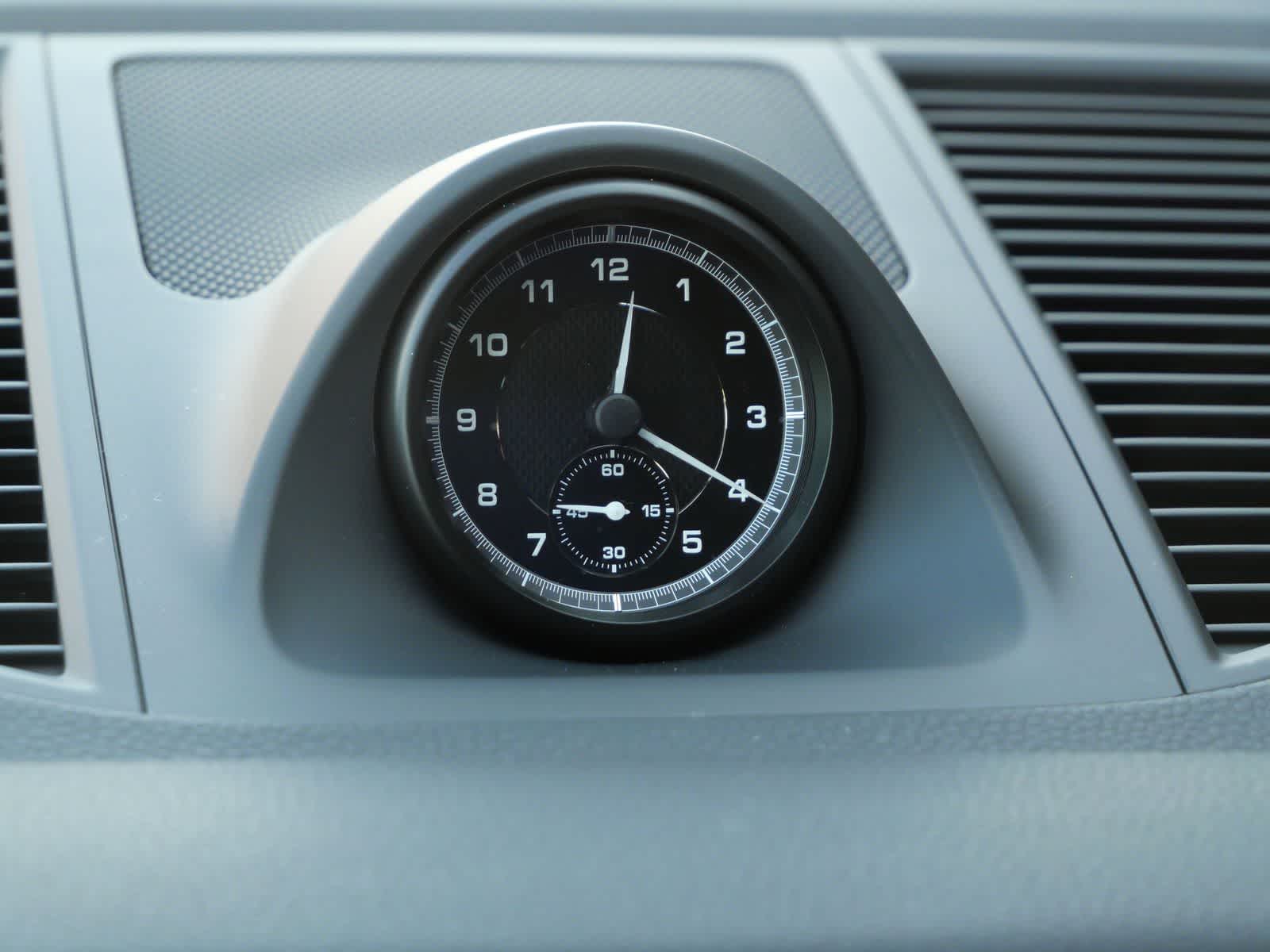 Thumbnail: 2026 Porsche Macan - 20