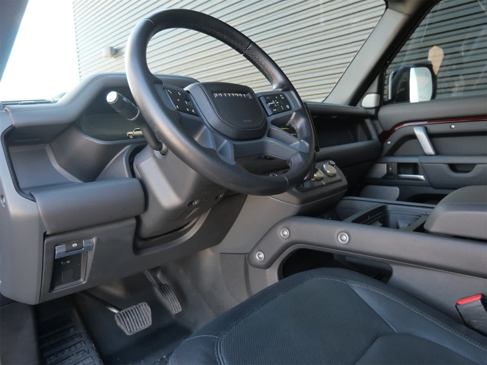 Thumbnail: 2024 Land Rover Defender - 4