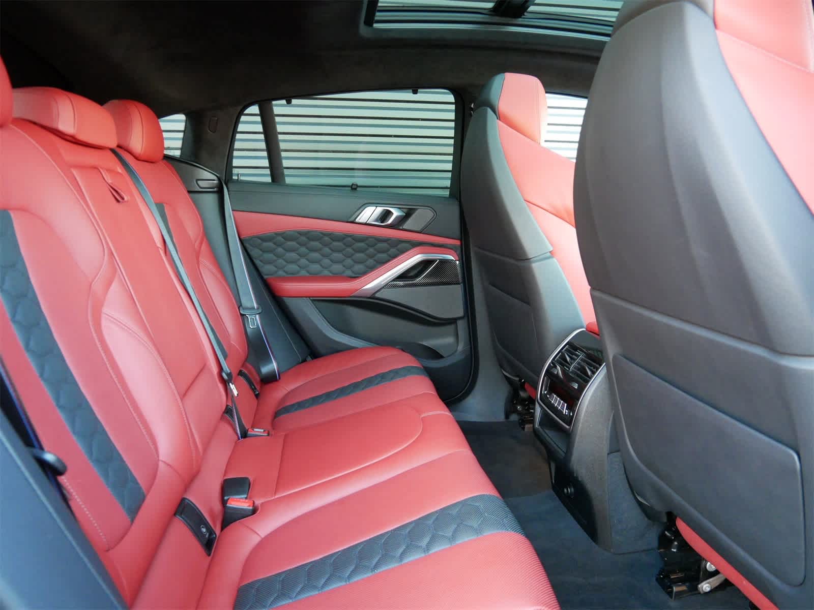 Thumbnail: 2022 BMW X6 - 27