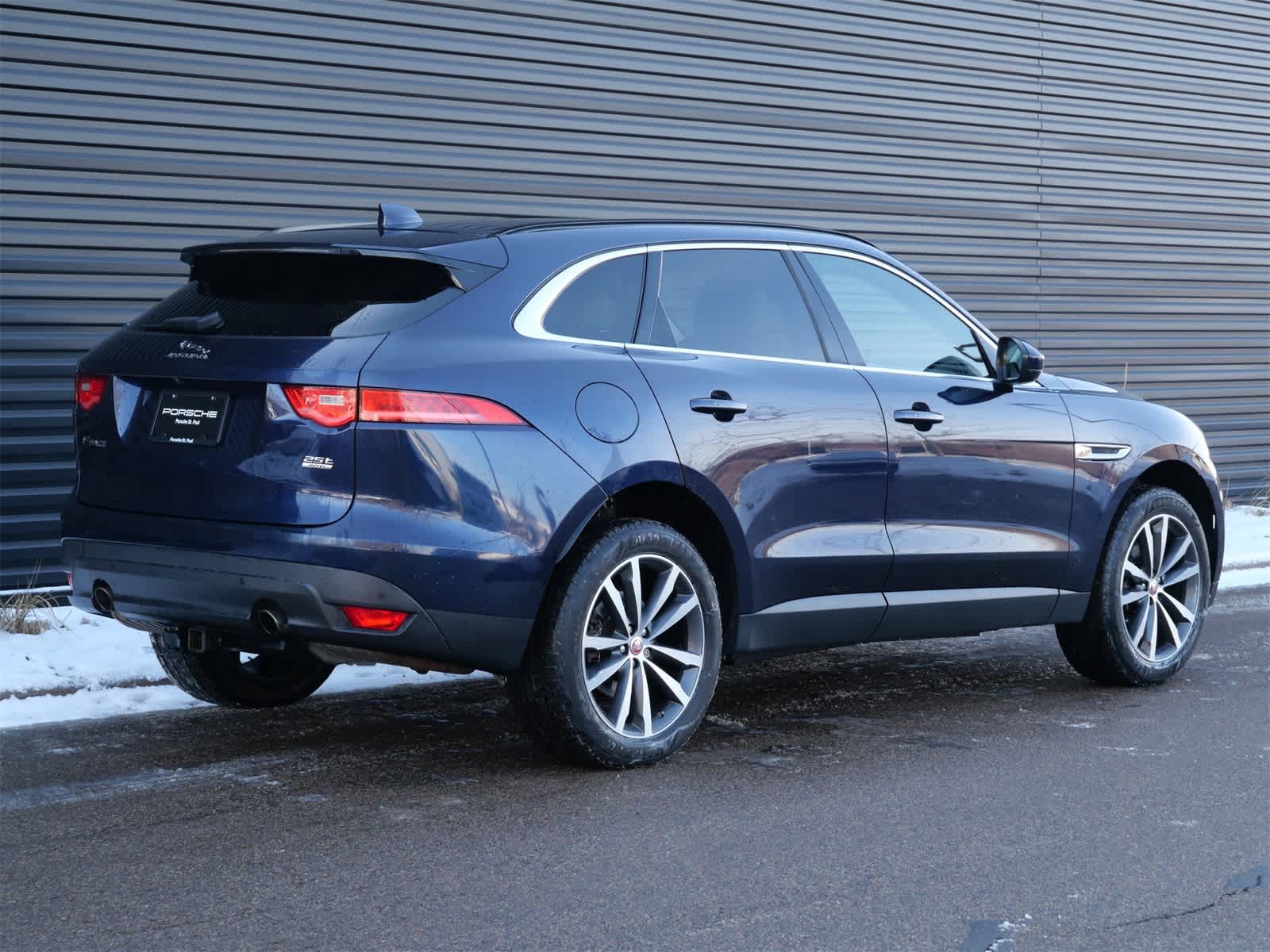 Thumbnail: 2018 Jaguar F-Pace - 25