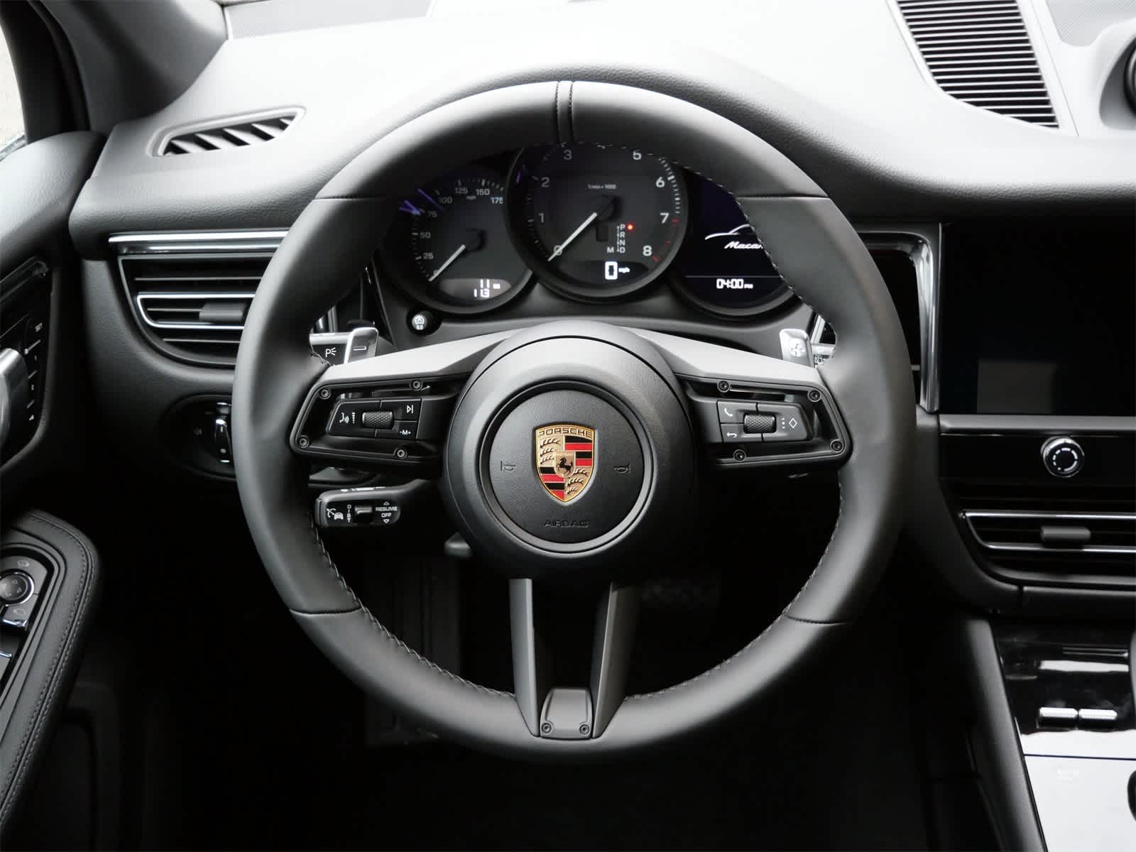 Thumbnail: 2026 Porsche Macan - 9