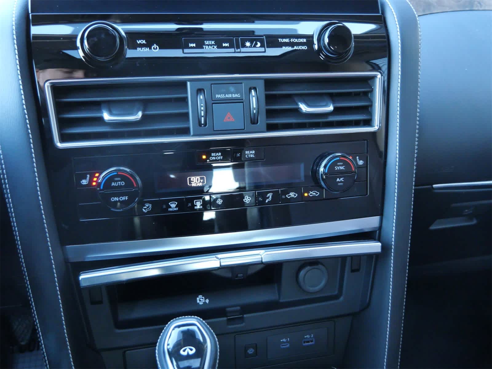 Thumbnail: 2023 INFINITI QX80 - 19