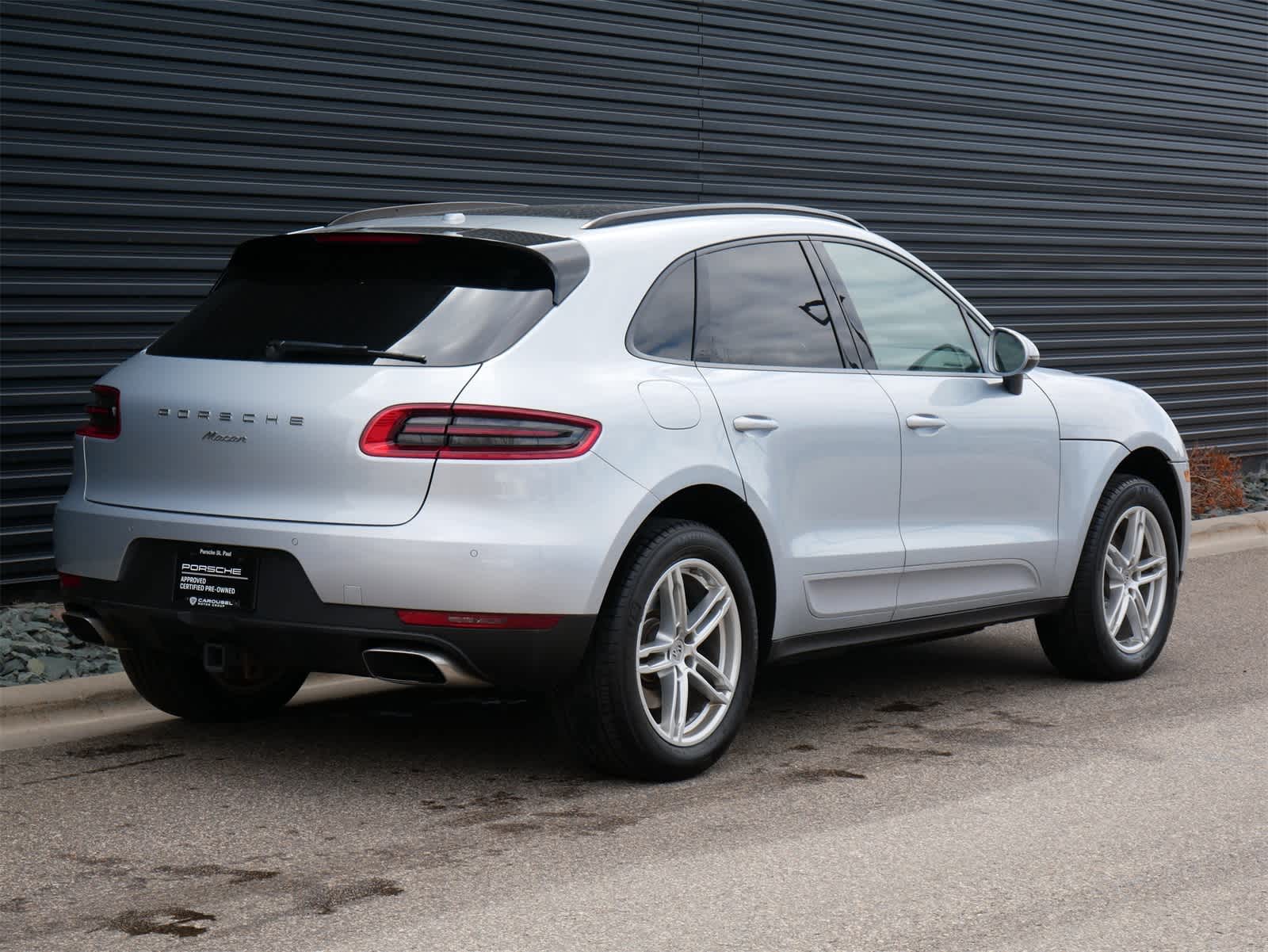 Thumbnail: 2018 Porsche Macan - 25