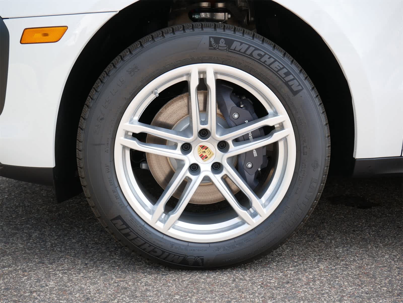 Thumbnail: 2025 Porsche Macan - 24