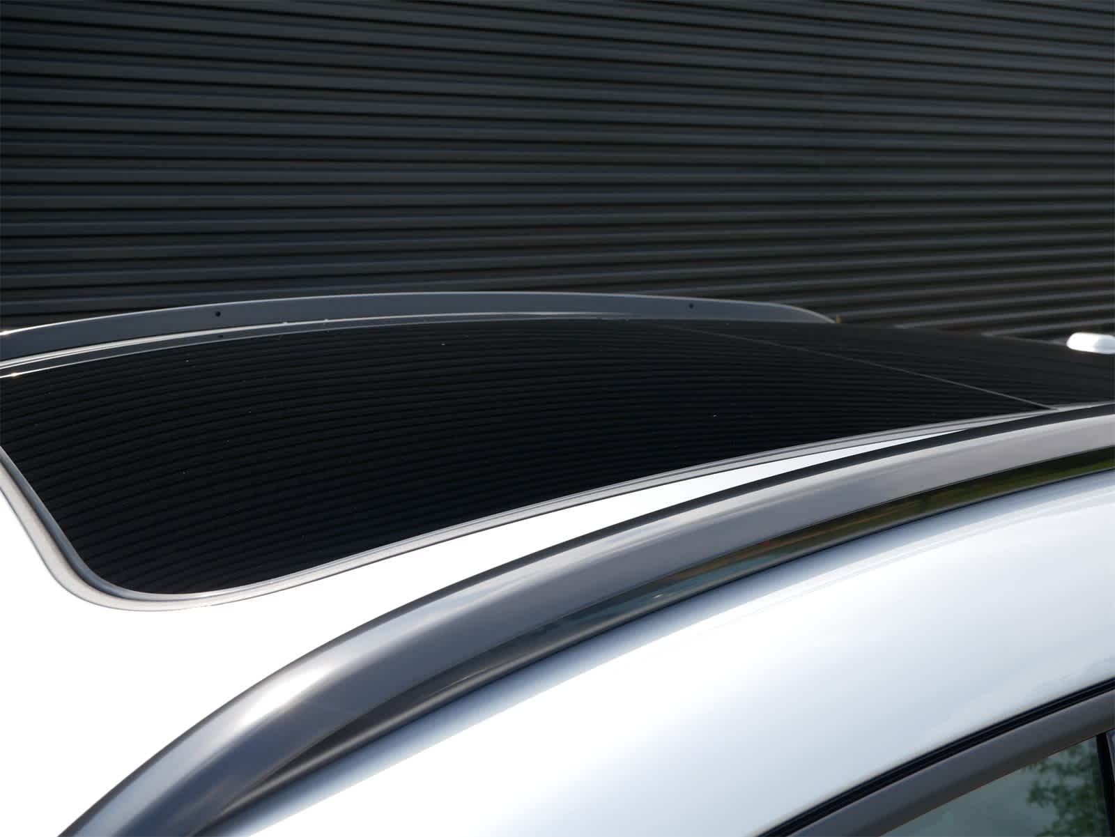 Thumbnail: 2026 Porsche Macan - 22