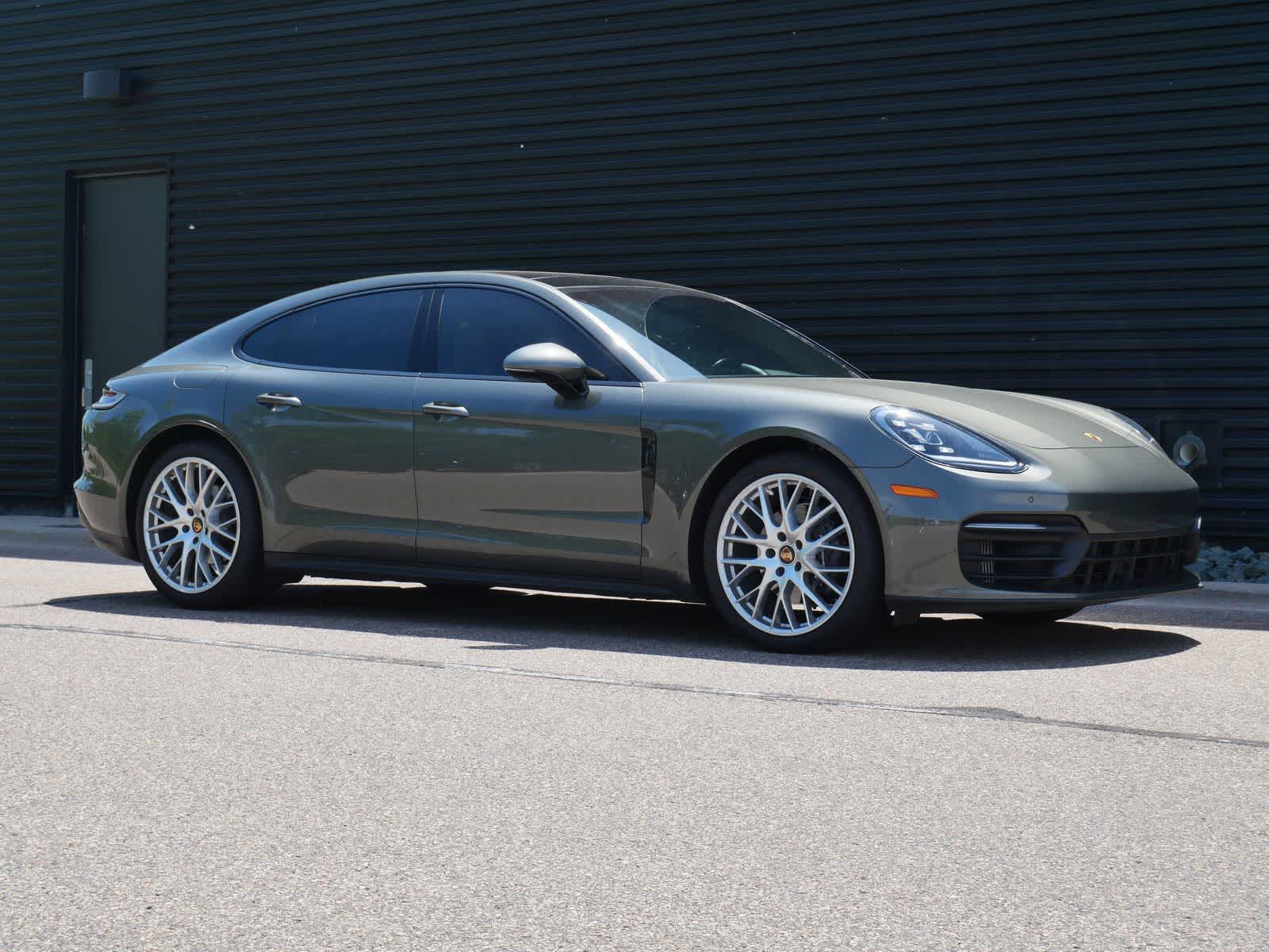 Thumbnail: 2022 Porsche Panamera - 27