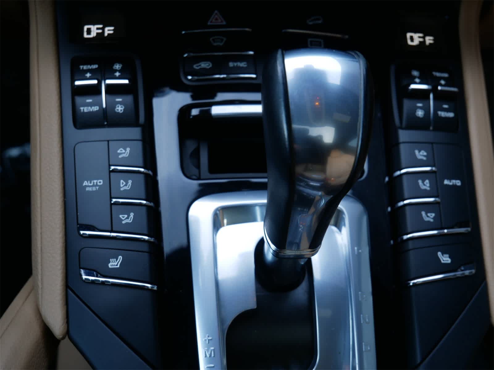 Thumbnail: 2014 Porsche Cayenne - 21