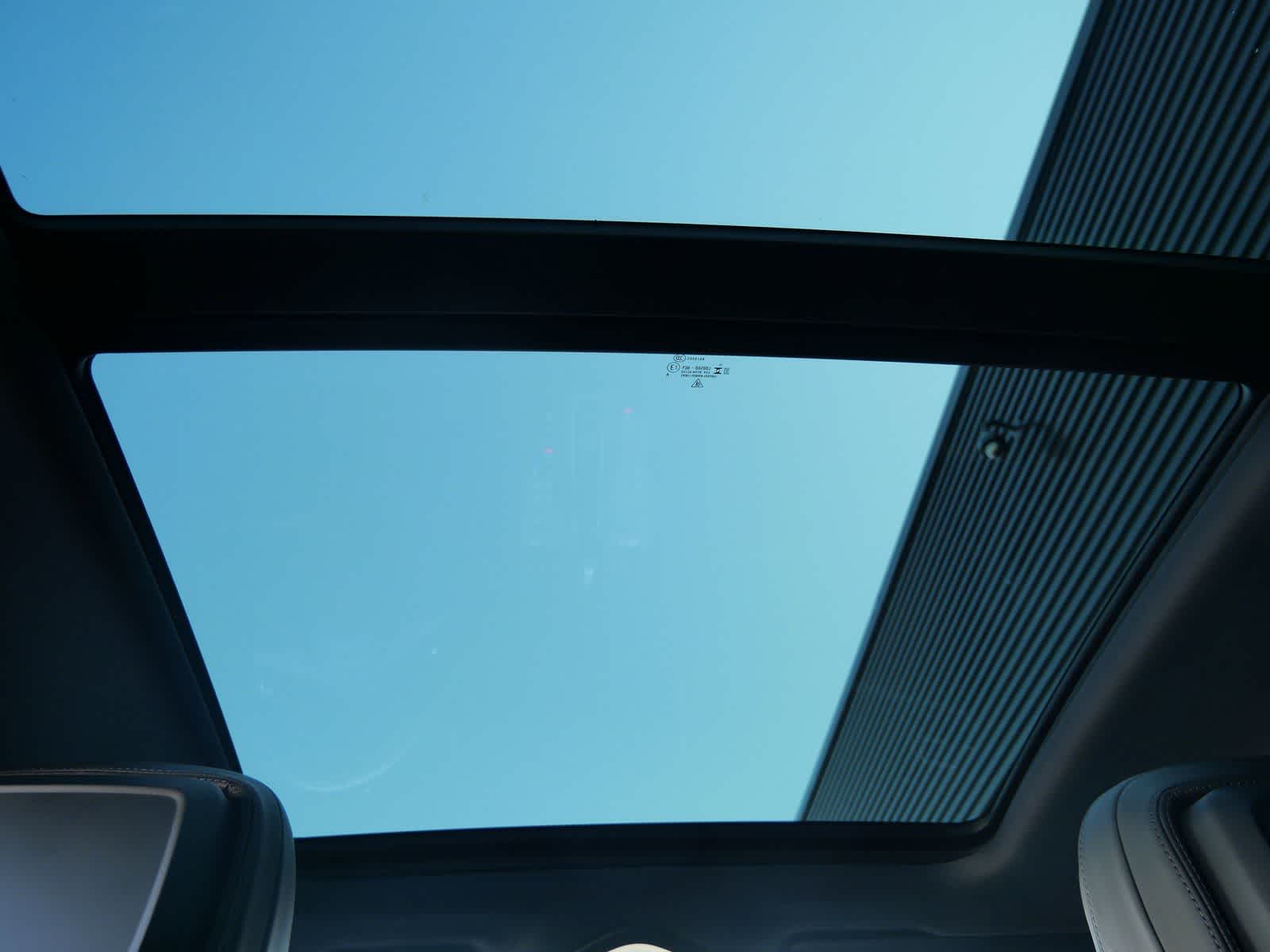 Thumbnail: 2026 Porsche Macan - 14